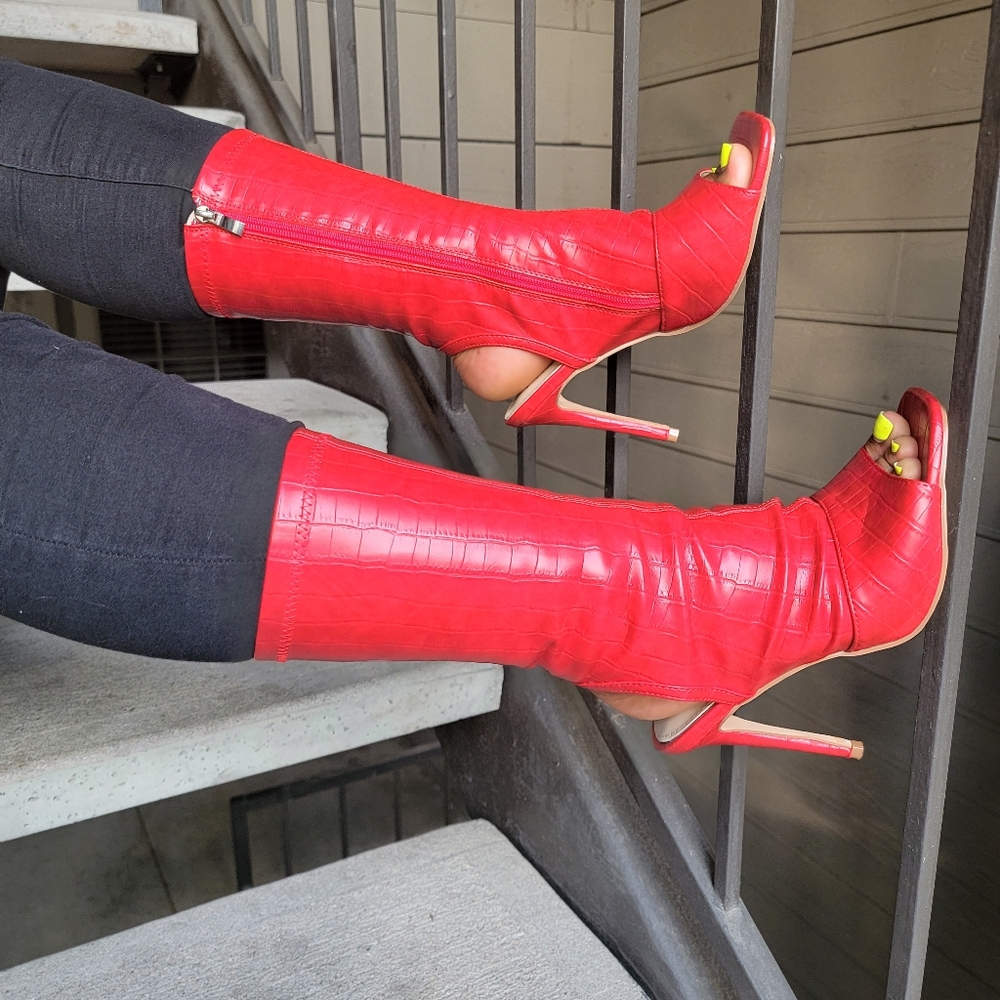 Red calf high booties - Picture 3 of 3
